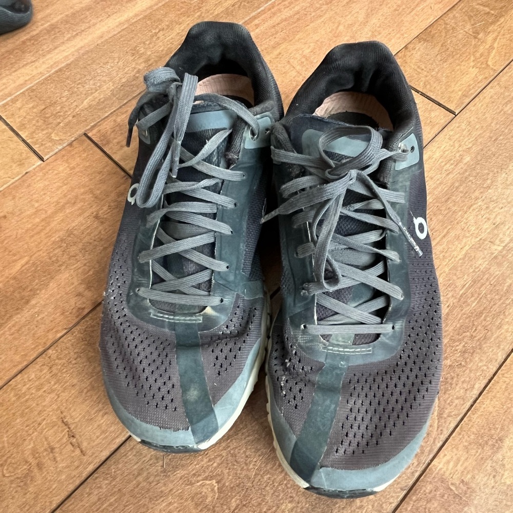 On Running Men's Black Athletic Shoes